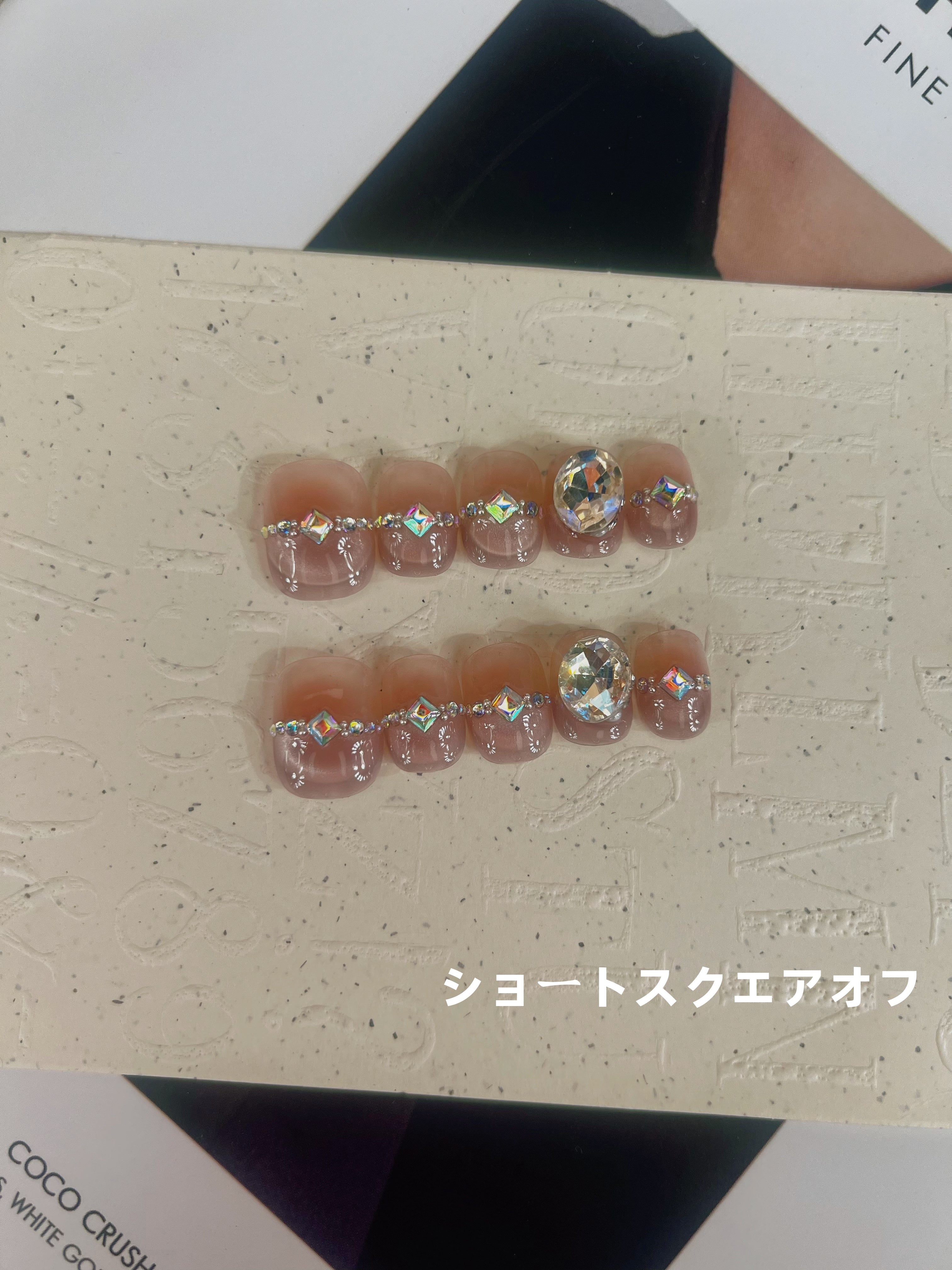 12 手作りネイルチップ